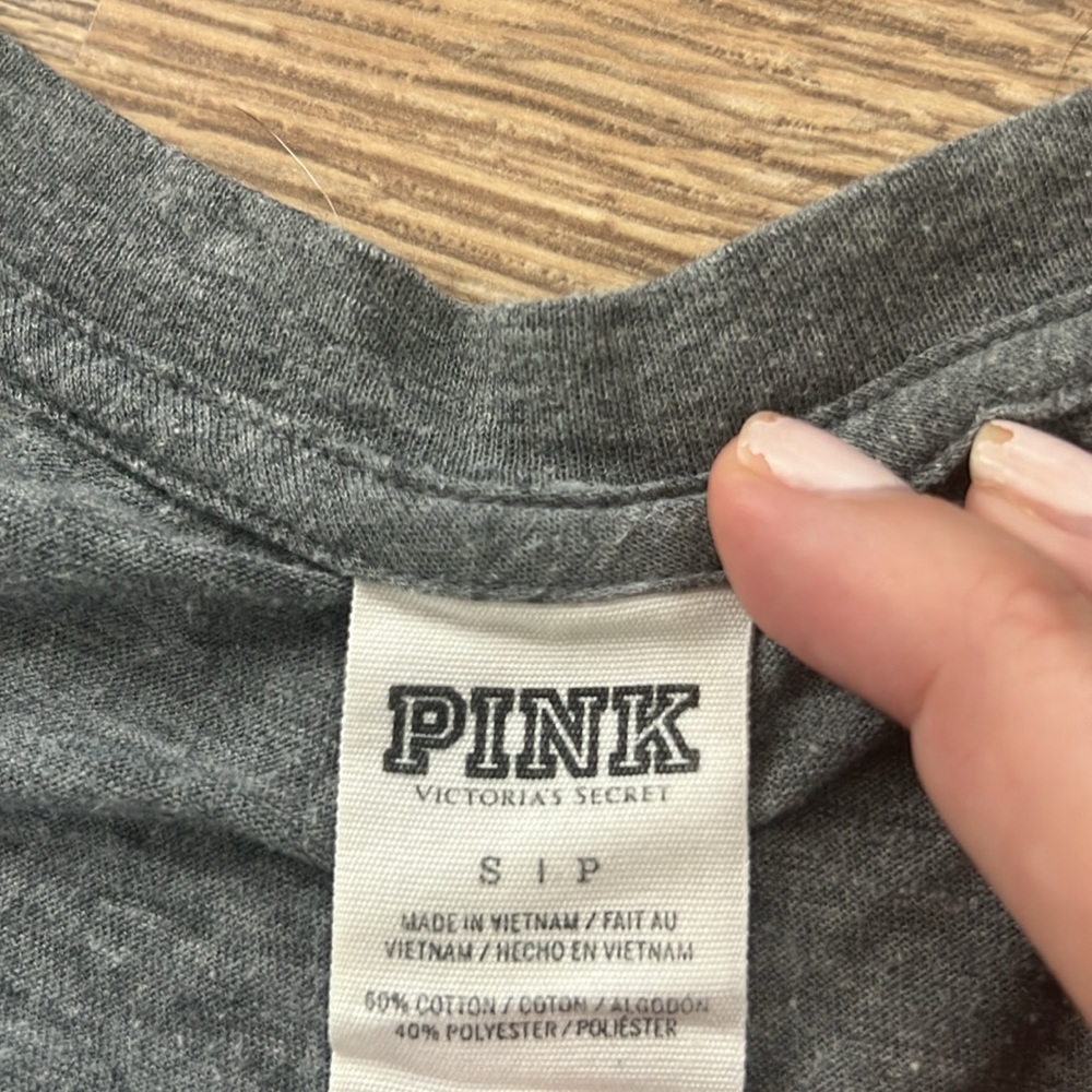 Y2K Vintage Victoria’s Secret Pink sequence V-neck gray T-shirt women’s small - Picture 3 of 6